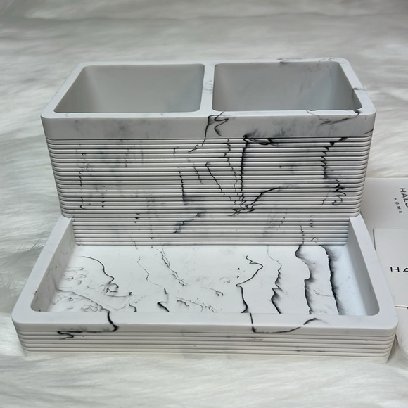 NWT H by Halston Home Counter or Vanity Storage Base, Makeup Organizer - Picture 3 of 9